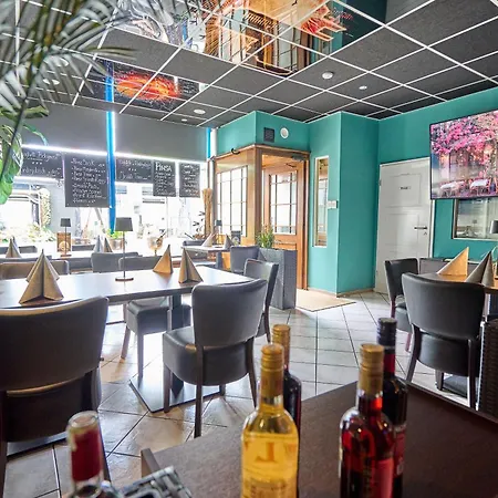 Exo Square Heidelberg/schwetzingen - By Superfly